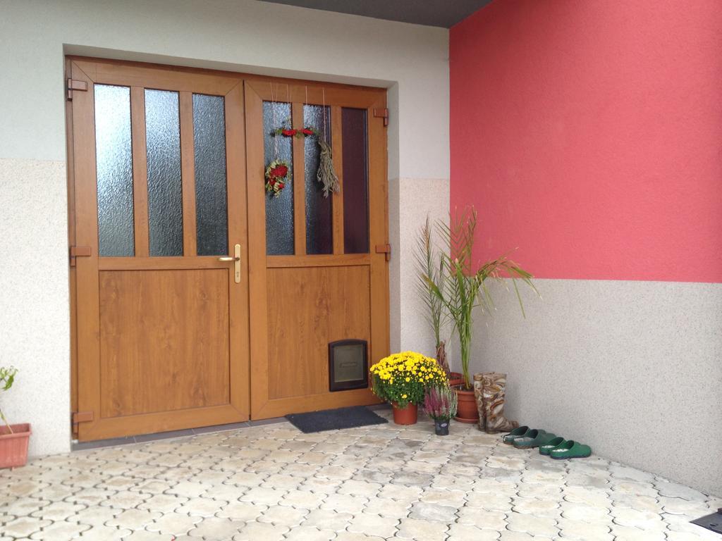 Apartman Kajovアパートメント エクステリア 写真
